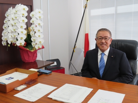 野田　譲議長の写真