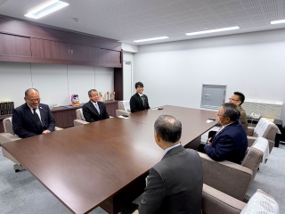 宇和島市議会との交流の様子